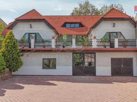 Prodej rodinného domu, Nepomyšl, 410 m2