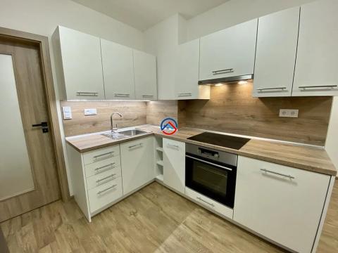 Pronájem bytu 2+kk, Šumperk, 28. října, 44 m2