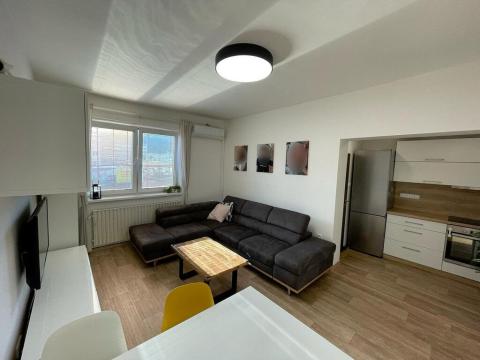 Prodej bytu 3+1, Zlín - Louky, třída Tomáše Bati, 87 m2