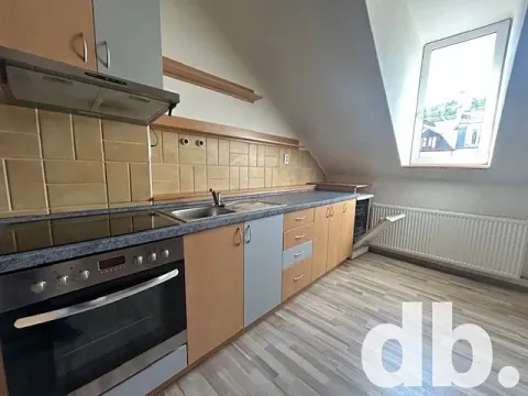 Pronájem bytu 2+1, Karlovy Vary, náměstí Republiky, 68 m2