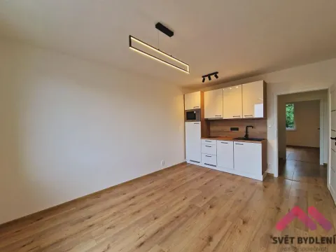 Pronájem bytu 2+kk, Praha - Kyje, Jamská, 37 m2