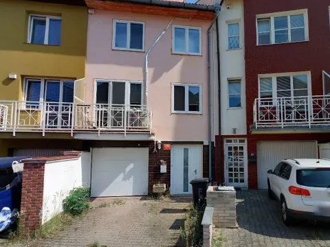 Prodej rodinného domu, Praha - Kyje, Hajní, 317 m2