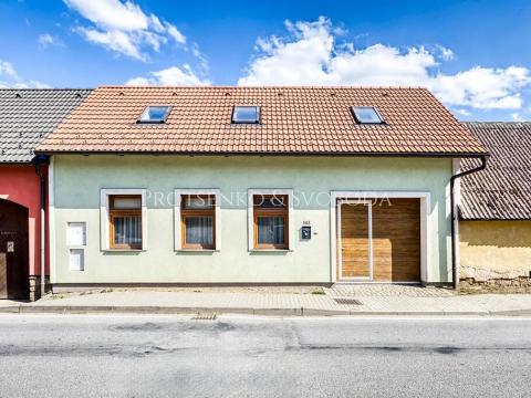 Prodej rodinného domu, Senožaty, 182 m2