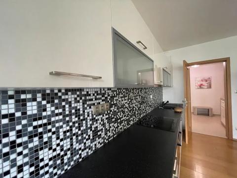 Prodej bytu 2+kk, Praha - Smíchov, U Okrouhlíku, 49 m2