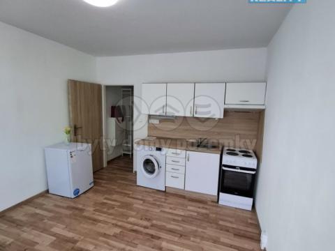 Pronájem bytu 1+kk, Klášterec nad Ohří, Budovatelská, 21 m2