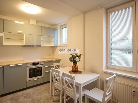 Pronájem bytu 2+kk, Plzeň, Slovanská alej, 65 m2
