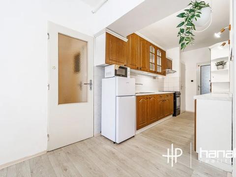 Pronájem bytu 2+1, Olomouc, Selské nám., 56 m2
