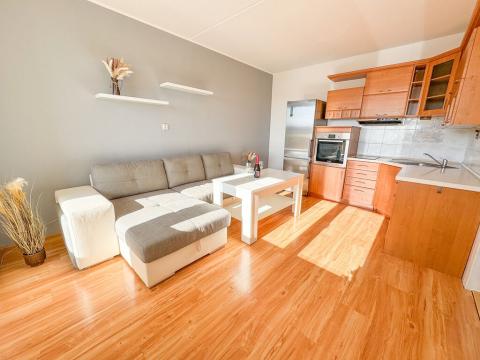 Prodej bytu 2+kk, Hluboká nad Vltavou, Nerudova, 42 m2