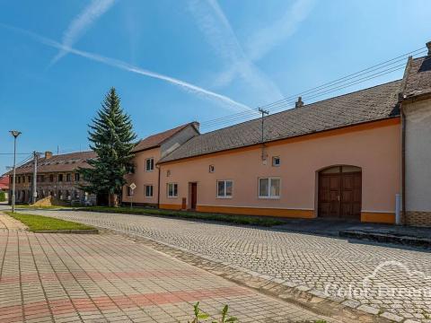 Prodej rodinného domu, Zahnašovice, 290 m2