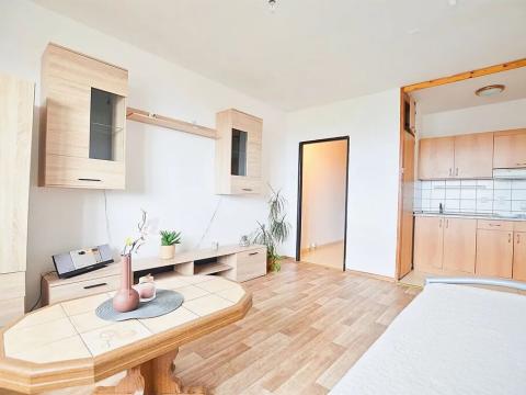 Prodej bytu 1+kk, Praha - Háje, Hlavatého, 32 m2