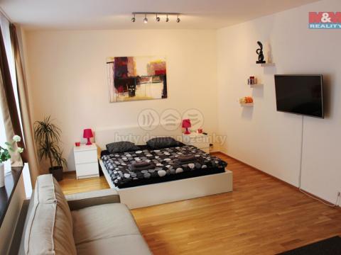 Pronájem bytu 1+kk, Praha - Smíchov, Radlická, 32 m2