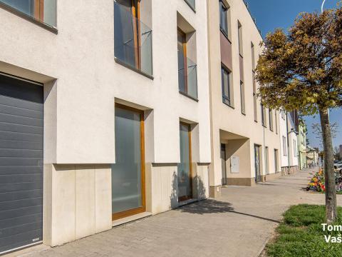 Pronájem bytu 1+kk, Hradec Králové, Wonkova, 31 m2