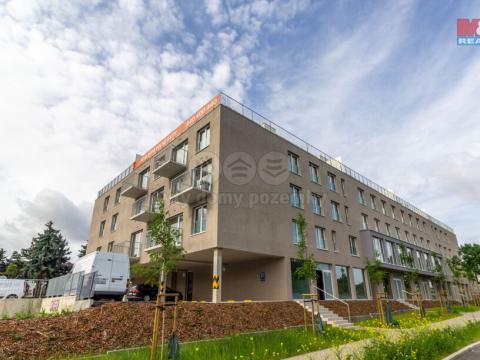 Pronájem bytu 1+kk, Praha, Českobrodská, 36 m2