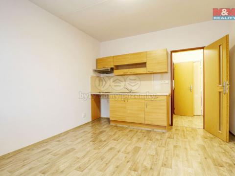 Pronájem bytu 1+kk, Klatovy - Klatovy III, Pod Hůrkou, 20 m2