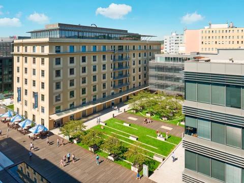 Pronájem kanceláře, Praha - Holešovice, Jankovcova, 369 m2