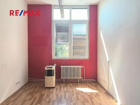 Pronájem kanceláře, Praha - Kobylisy, Horňátecká, 16 m2