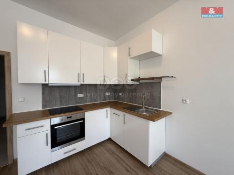 Pronájem bytu 1+kk, Třebechovice pod Orebem, Masarykovo náměstí, 41 m2