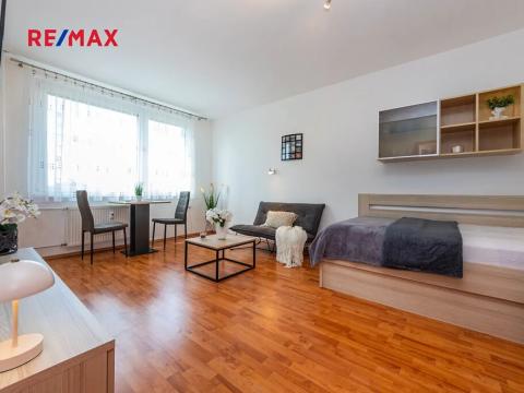 Prodej bytu 1+kk, Praha - Háje, Hekrova, 31 m2