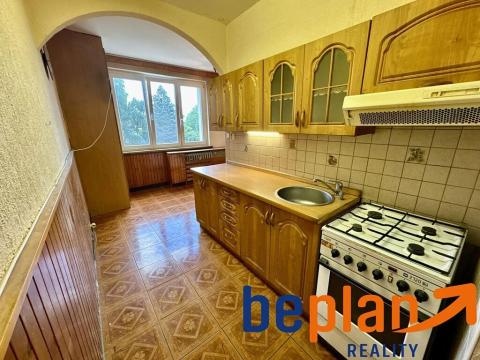 Prodej bytu 3+1, Karlovy Vary, Družstevní, 79 m2