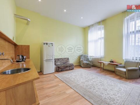 Prodej bytu 3+kk, Karlovy Vary, Zámecký vrch, 72 m2
