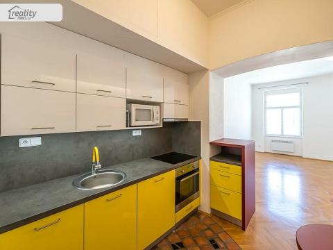 Pronájem bytu 1+kk, Praha - Smíchov, Viktora Huga, 38 m2