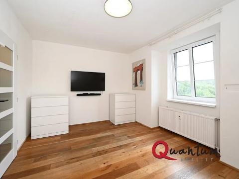 Pronájem bytu 1+kk, Praha - Hlubočepy, Pod Žvahovem, 22 m2
