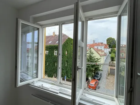 Pronájem bytu 2+kk, Praha - Břevnov, Šlikova, 50 m2