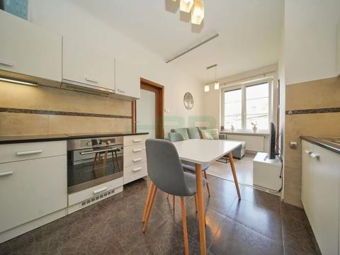 Pronájem bytu 2+kk, Praha - Nusle, U Slovanské pojišťovny, 47 m2