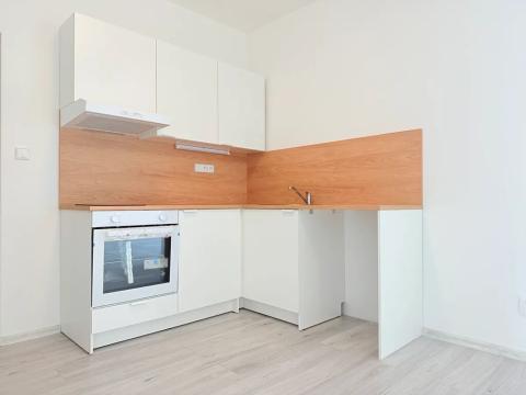 Pronájem bytu 2+kk, Milovice, Slepá, 55 m2