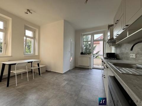 Pronájem bytu 4+1, Praha - Dejvice, Na Šťáhlavce, 115 m2