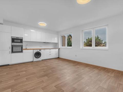 Pronájem bytu 1+kk, Hronov, Husova, 38 m2