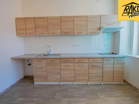 Pronájem bytu 1+kk, Trutnov, Krakonošovo náměstí, 37 m2