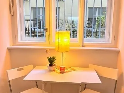 Pronájem bytu 1+kk, Praha - Karlín, Sokolovská, 21 m2