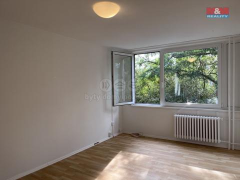 Pronájem bytu 2+kk, Praha - Petrovice, Morseova, 43 m2