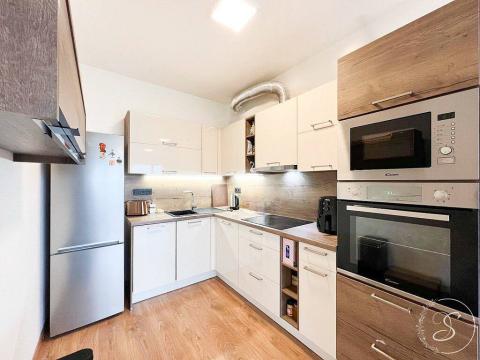 Pronájem bytu 2+kk, Praha - Horní Měcholupy, Mantovská, 59 m2