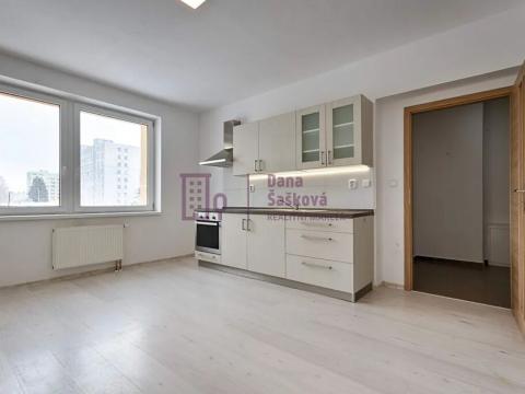 Pronájem bytu 2+kk, Jindřichův Hradec, sídliště Vajgar, 48 m2
