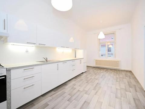 Pronájem bytu 3+1, Praha - Dejvice, Dejvická, 103 m2