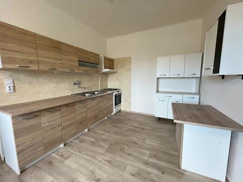 Pronájem bytu 3+1, Opava, Krnovská, 74 m2