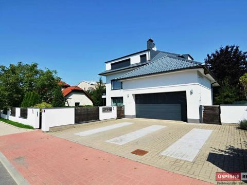 Prodej bytu 4+1, Rudná, Příčná, 126 m2