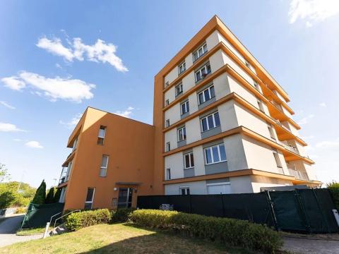 Prodej bytu 1+kk, Praha - Stodůlky, Na Výrovně, 39 m2