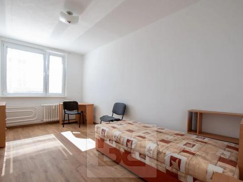 Pronájem bytu 2+kk, Praha - Radotín, náměstí Osvoboditelů, 48 m2