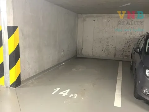 Pronájem garážového stání, Olomouc, Edvarda Beneše, 12 m2