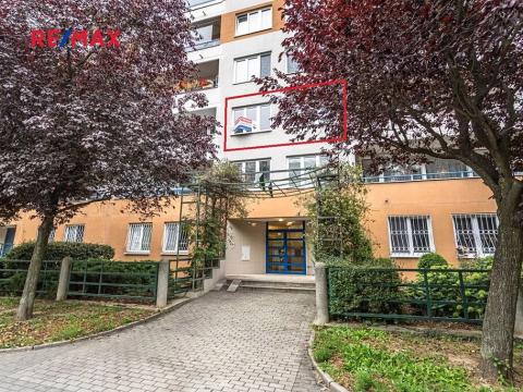 Pronájem bytu 2+kk, Praha - Stodůlky, Bašteckého, 42 m2