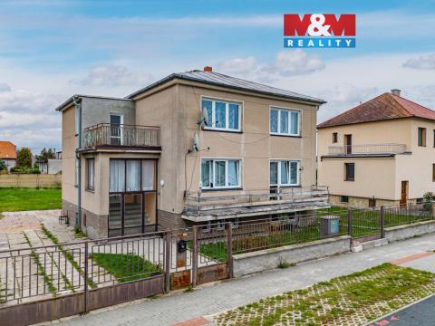 Prodej rodinného domu, Tři Dvory, 250 m2