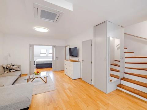 Pronájem bytu 2+kk, Praha - Karlín, Pernerova, 100 m2