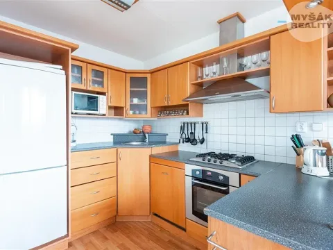 Pronájem bytu 3+1, Praha - Černý Most, Cíglerova, 75 m2