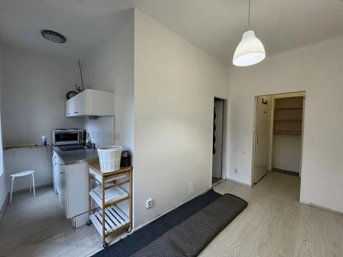 Pronájem bytu 1+kk, Praha - Holešovice, Bubenská, 30 m2