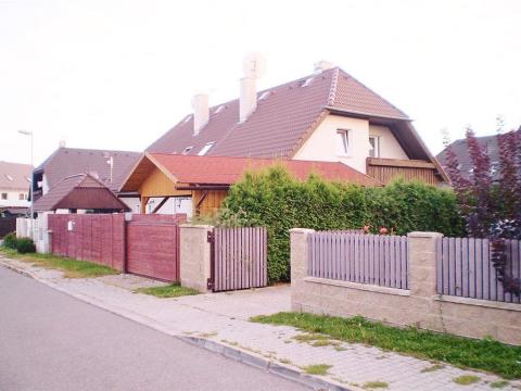 Pronájem rodinného domu, Nupaky, Slunečná, 140 m2