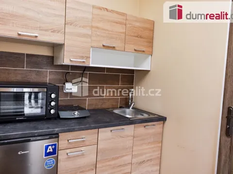 Pronájem bytu 1+kk, Kladno, Korychova, 17 m2