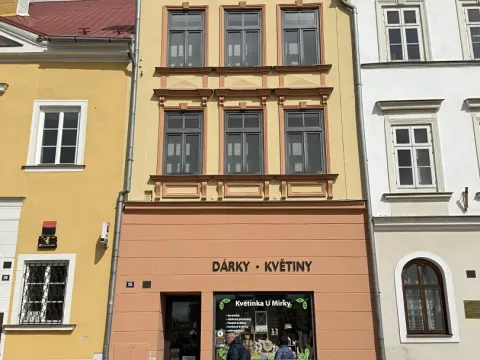 Pronájem atypického bytu, Broumov, Mírové náměstí, 120 m2